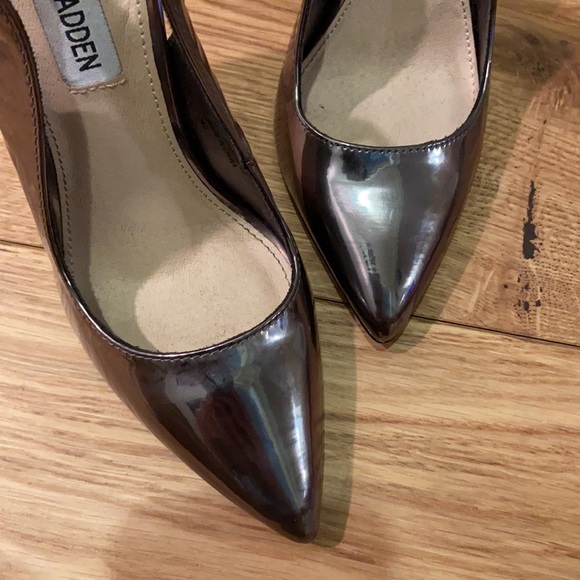 Women’s Steve Madden Metallic Sling-Back Pump - Picture 4 of 4